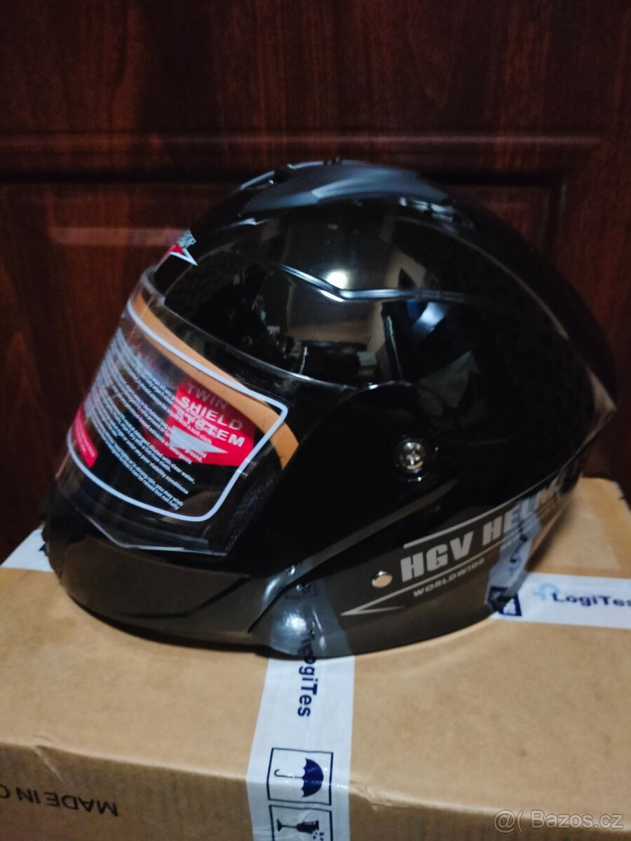Prodám novou výklopnou helmu na motorku FGN v.L 59-60cm.