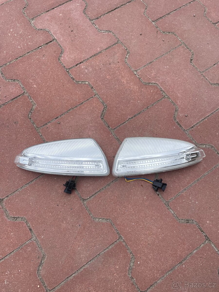 Blinkry do zrcátek Mercedes benz w204