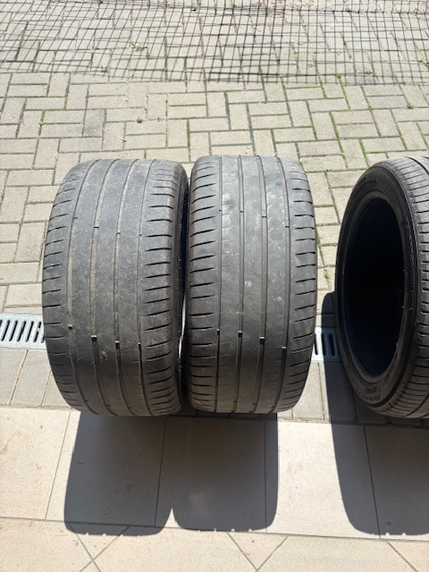 245/45R19 275/40R19