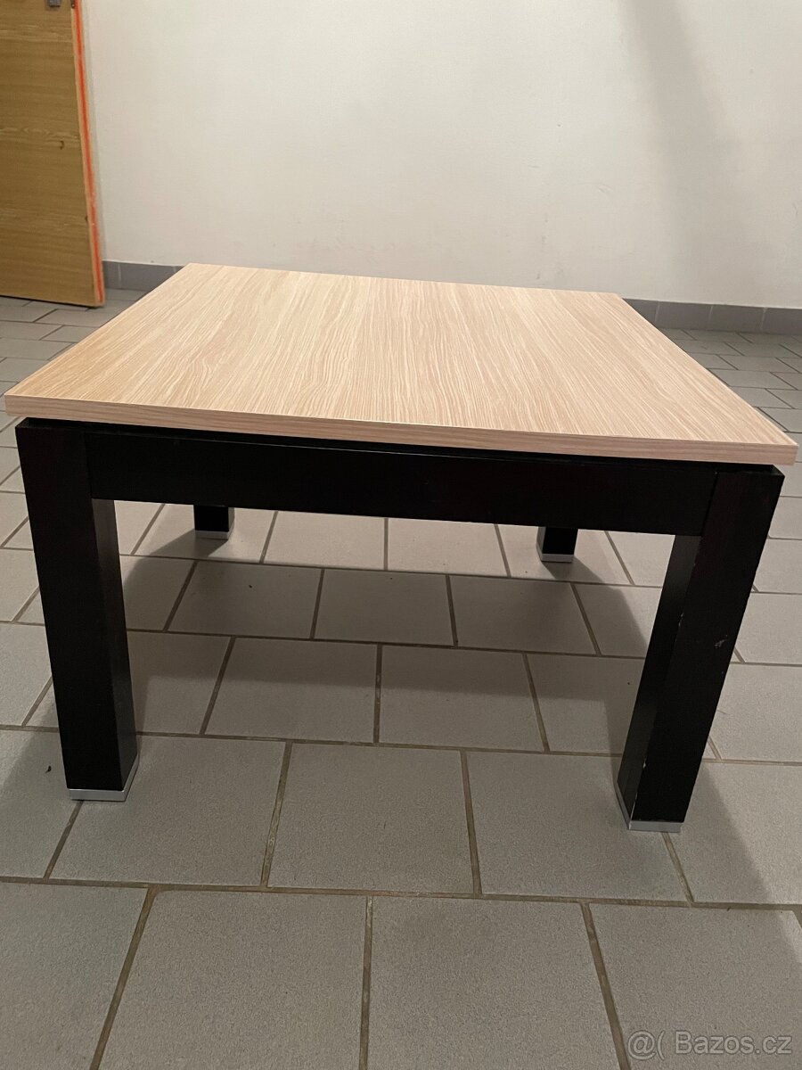 Konferenční stolek