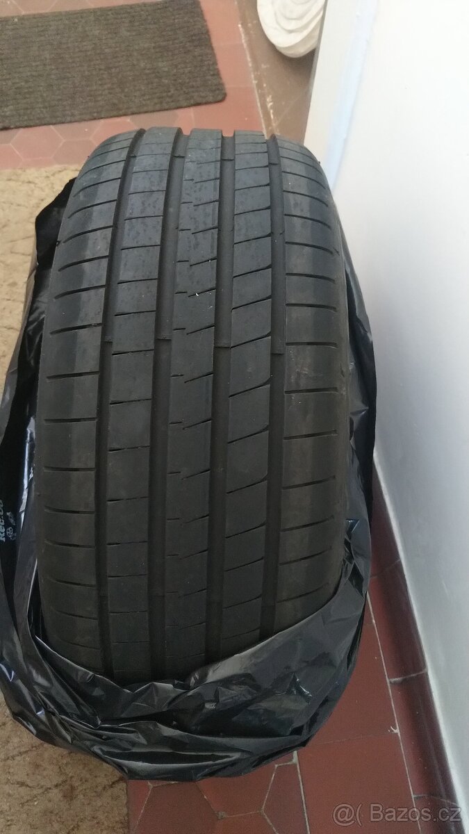 Goodyear Eagle F1