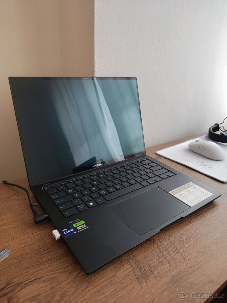 ASUS Zenbook Pro 14 OLED – jako nový