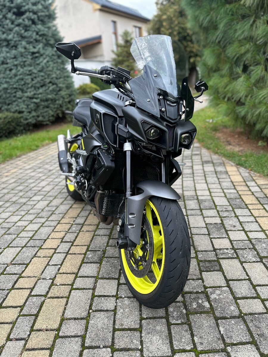 Yamaha MT10 touring edice, 13600km, Akrapovič, odpočet DPH