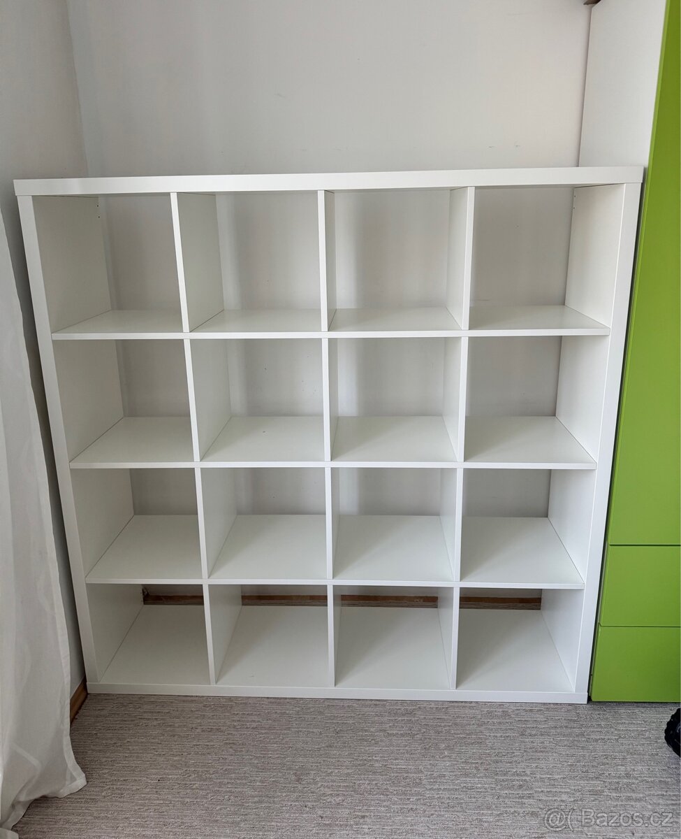 Policový díl KALLAX Ikea 4x4 matna bílá