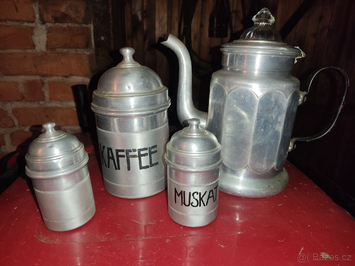 Hliníkové dozy, nádoby, konvice