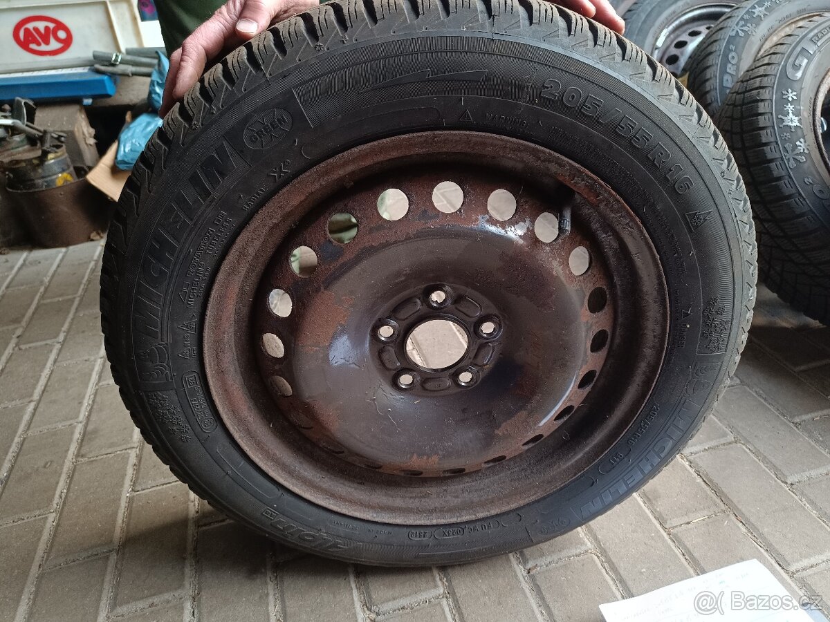205/55r16 zimní ford