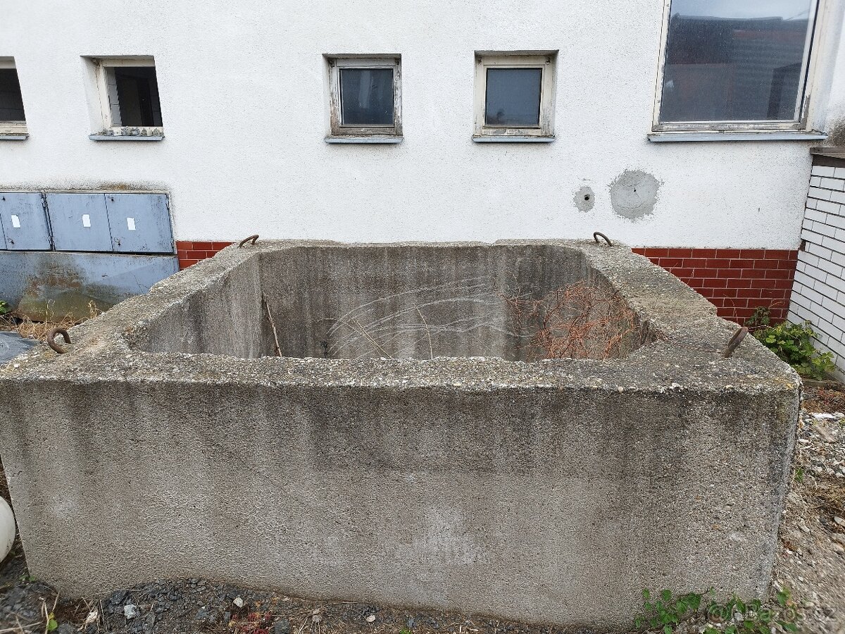 Železobetonová  rámová propusť, beneš