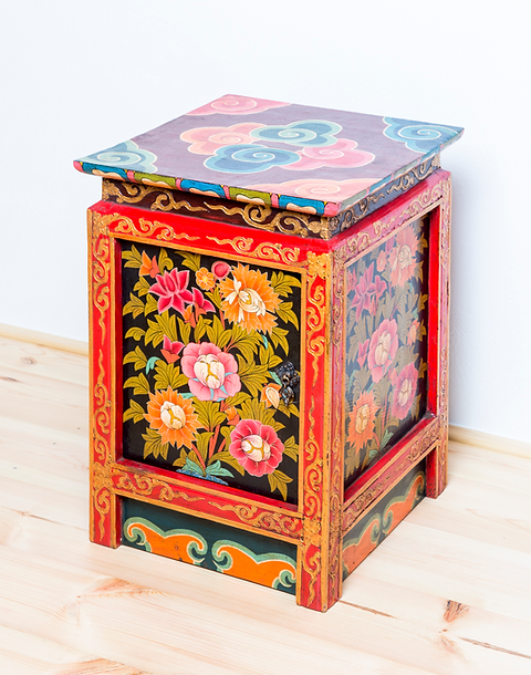 Tibetský noční stolek