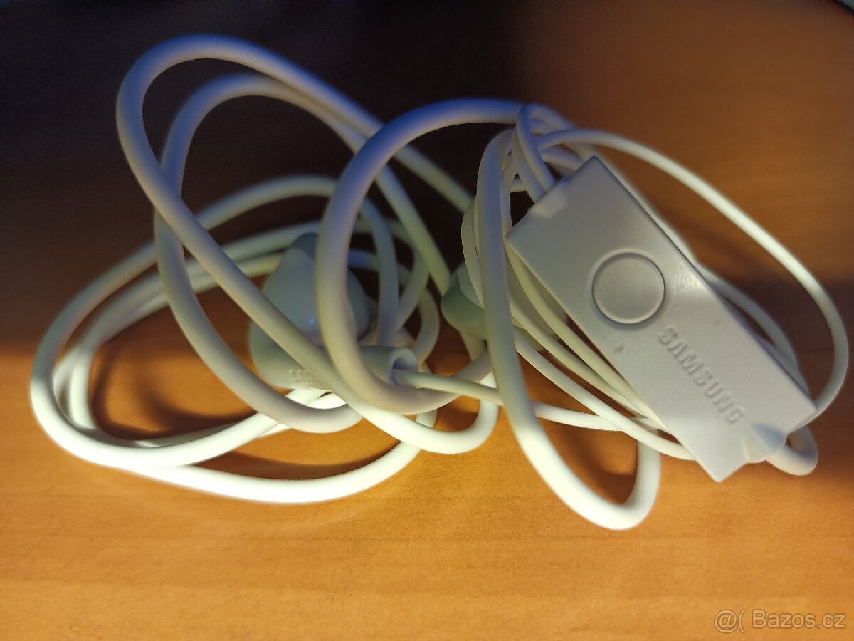 Handsfree drátová sluchátka Samsung