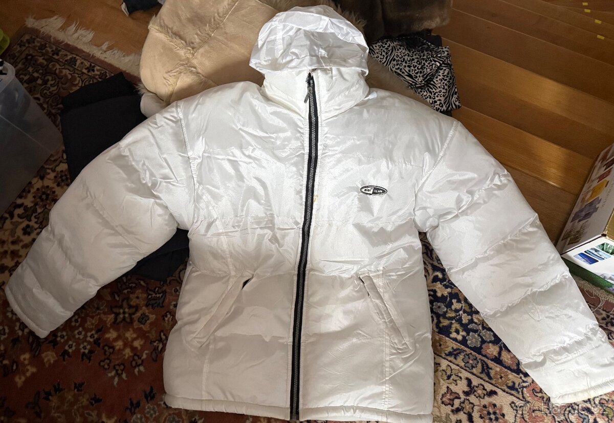 Dámske pekné bundy