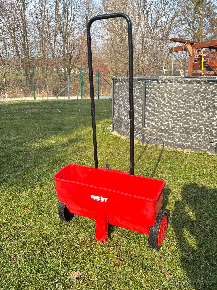 Posypový vozík-HECHT 220