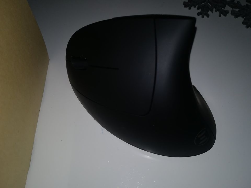 bezdratova MYŠ pro leváky-netreba podložky pod myš