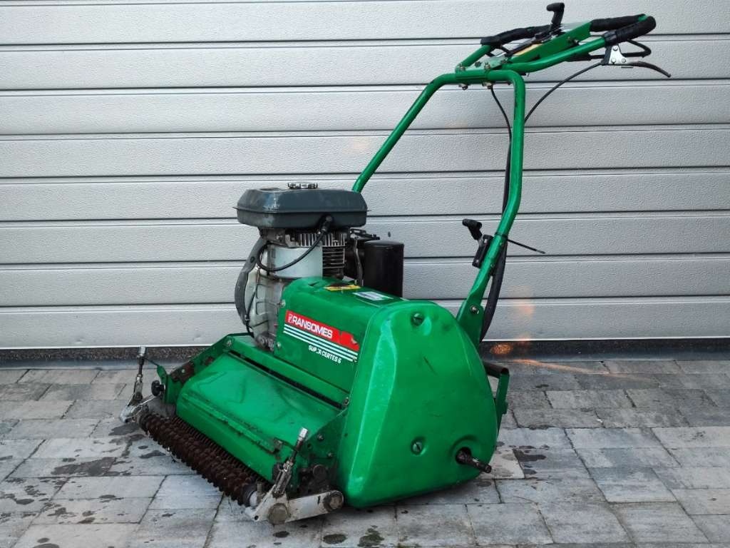 Vretenová sekacka Ransomes Super Certes 61 s Groomerom