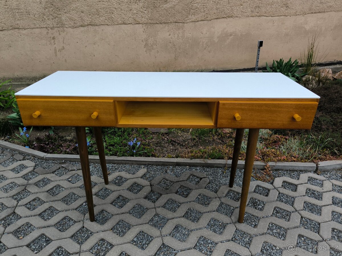 Retro toaletní stolek Mojmír Požár - 60. léta