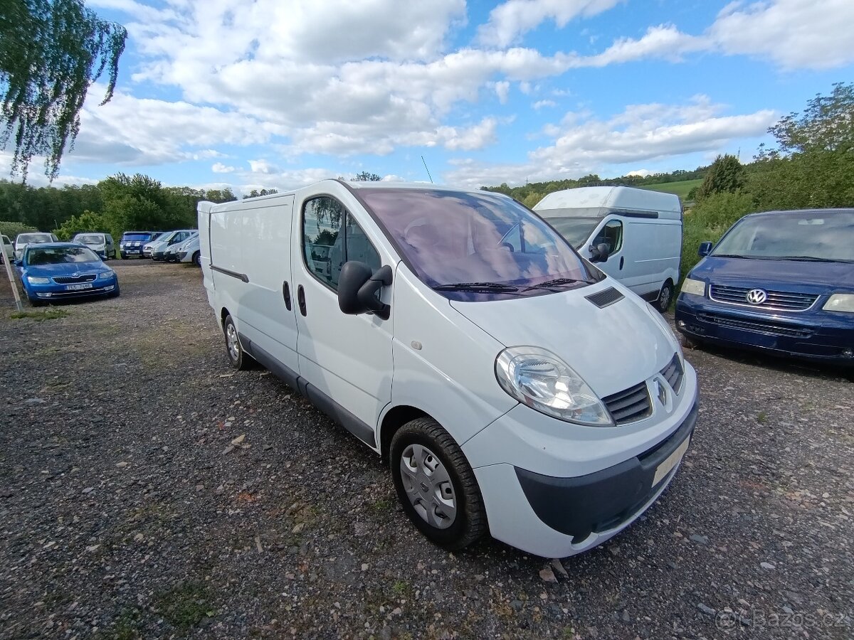 Renault Trafic 2.0 DCi long navigace klima TZ DPH