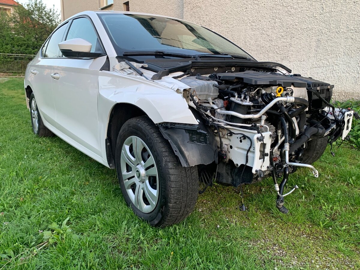Predám havarovanú Škoda octavia 4 2.0tdi 85 kW 2023.