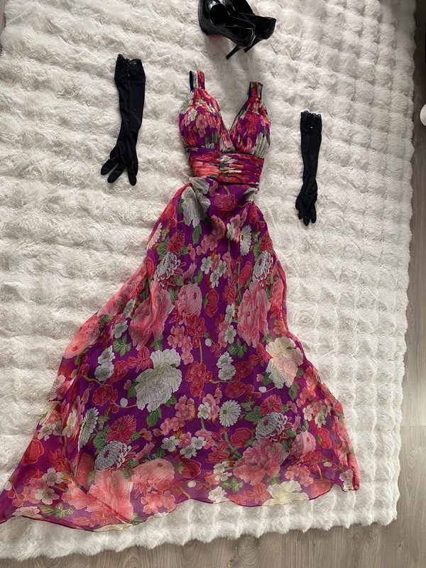 Guess saty hedvabi cerne bile ruzove zelene 42