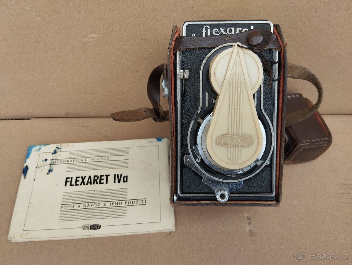 Starý československý fotoaparát Flexaret + návod + část obal
