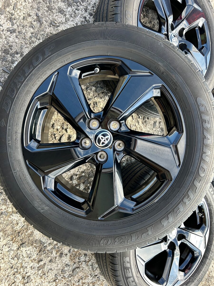 TOYOTA RAV4 , 225/60/18 letní sada