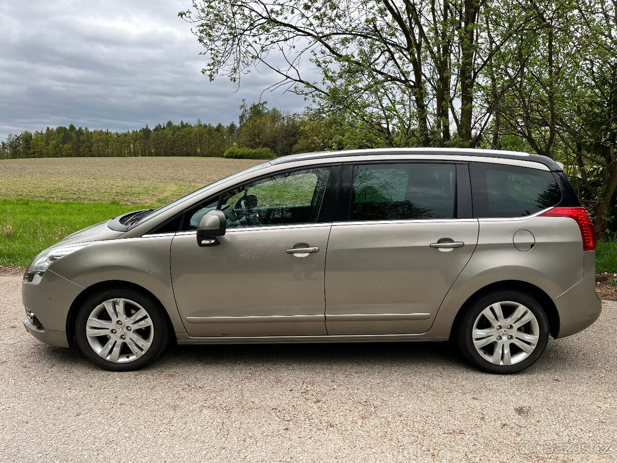 PEUGEOT 5008 2,O HDi Allure