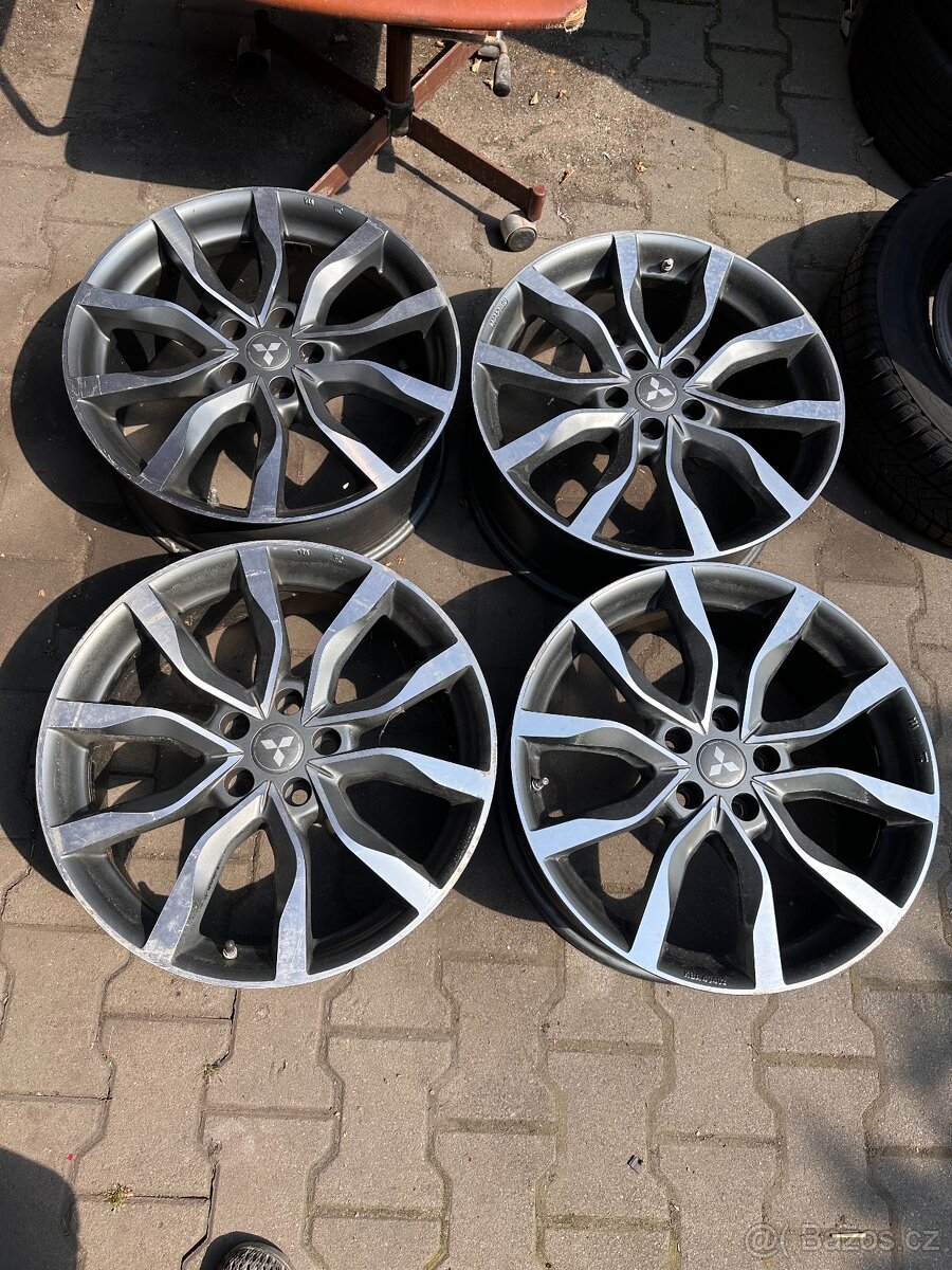 Sada alu kol Mitsubishi Outlander 19" 8x19 et46
