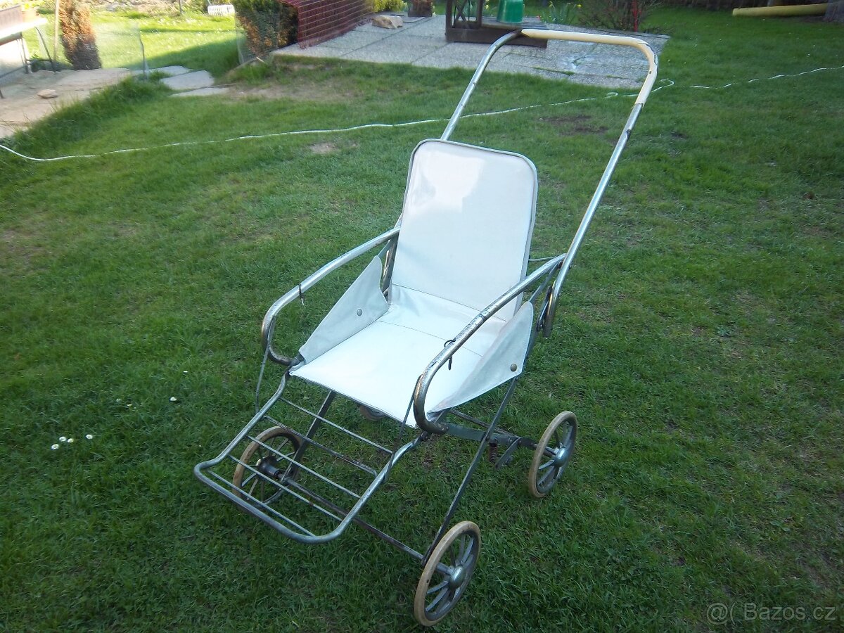 retro kočárek