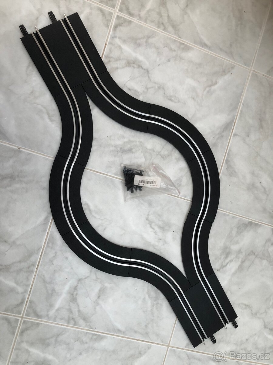 Carrera GO kruhový objezd