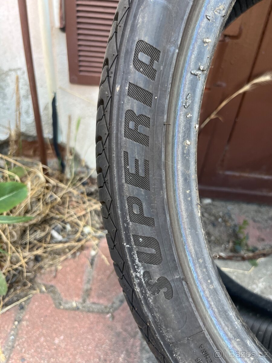 Pneu 245/35 R19