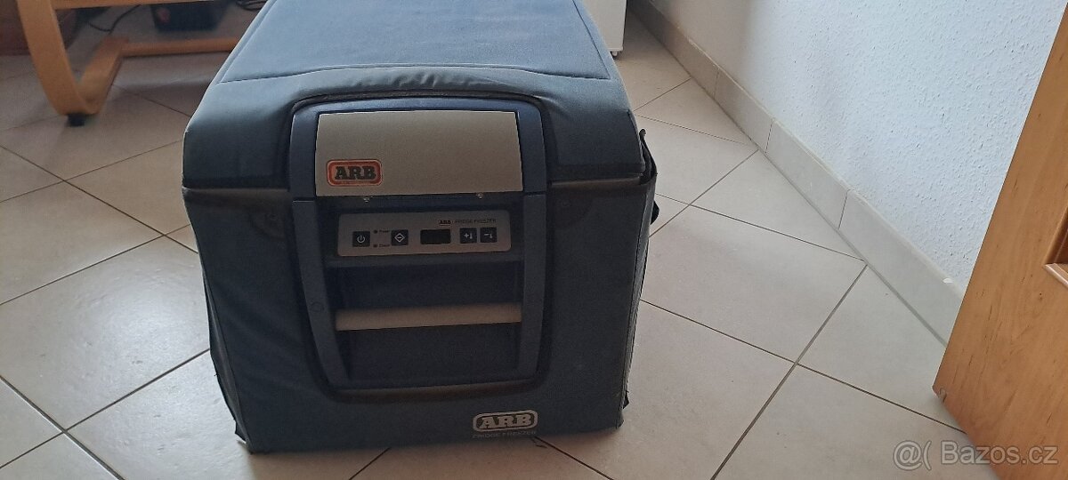 Prodám použitou ARB lednici , 60 L, 12 V / 24 V / 220