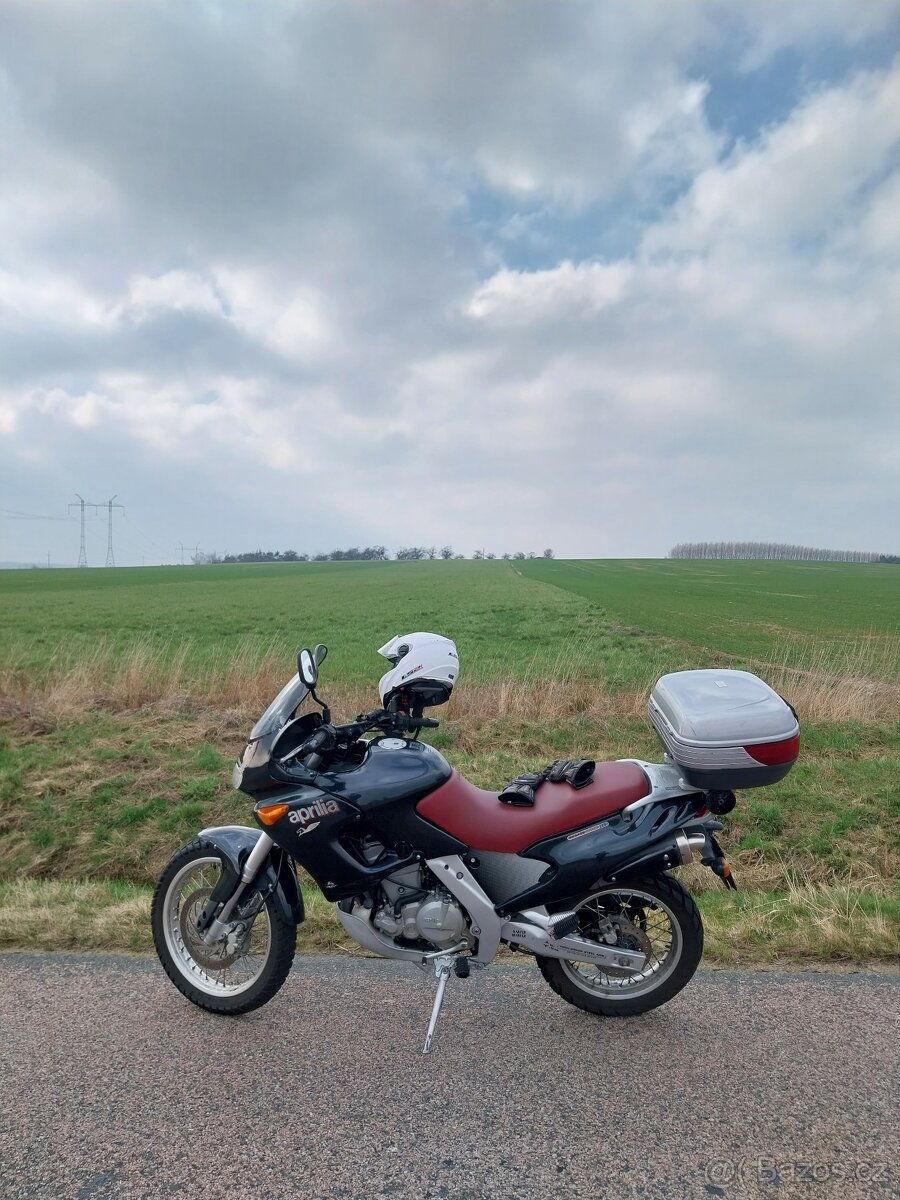 Originál zadní kufr Aprilia Pegaso Cube i s držákem ad.