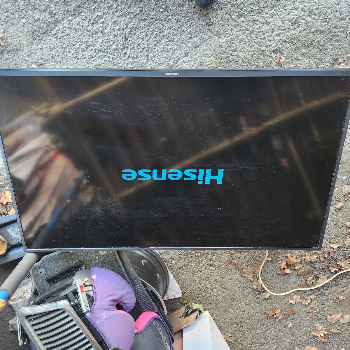HISENSE SMART LCD TV NA OPRAVU