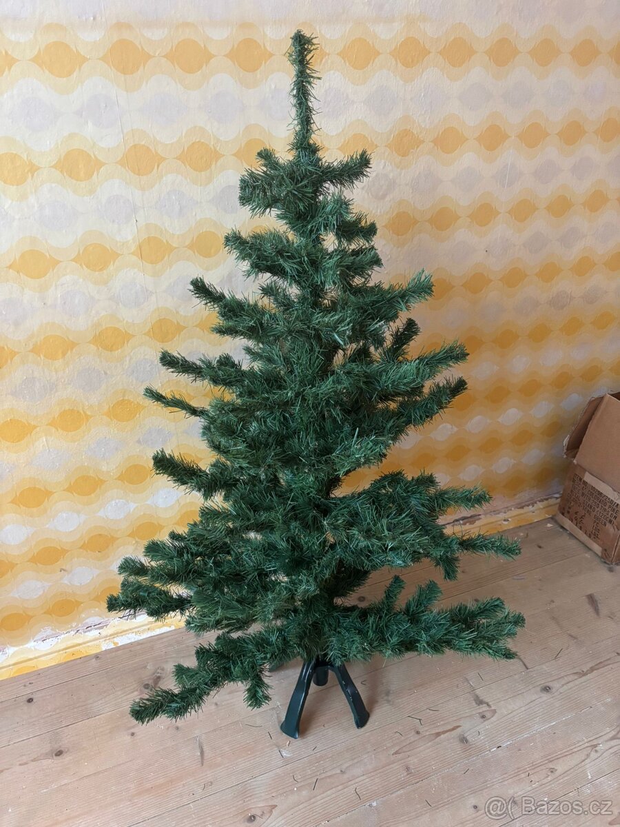 Umely vanocni stromek