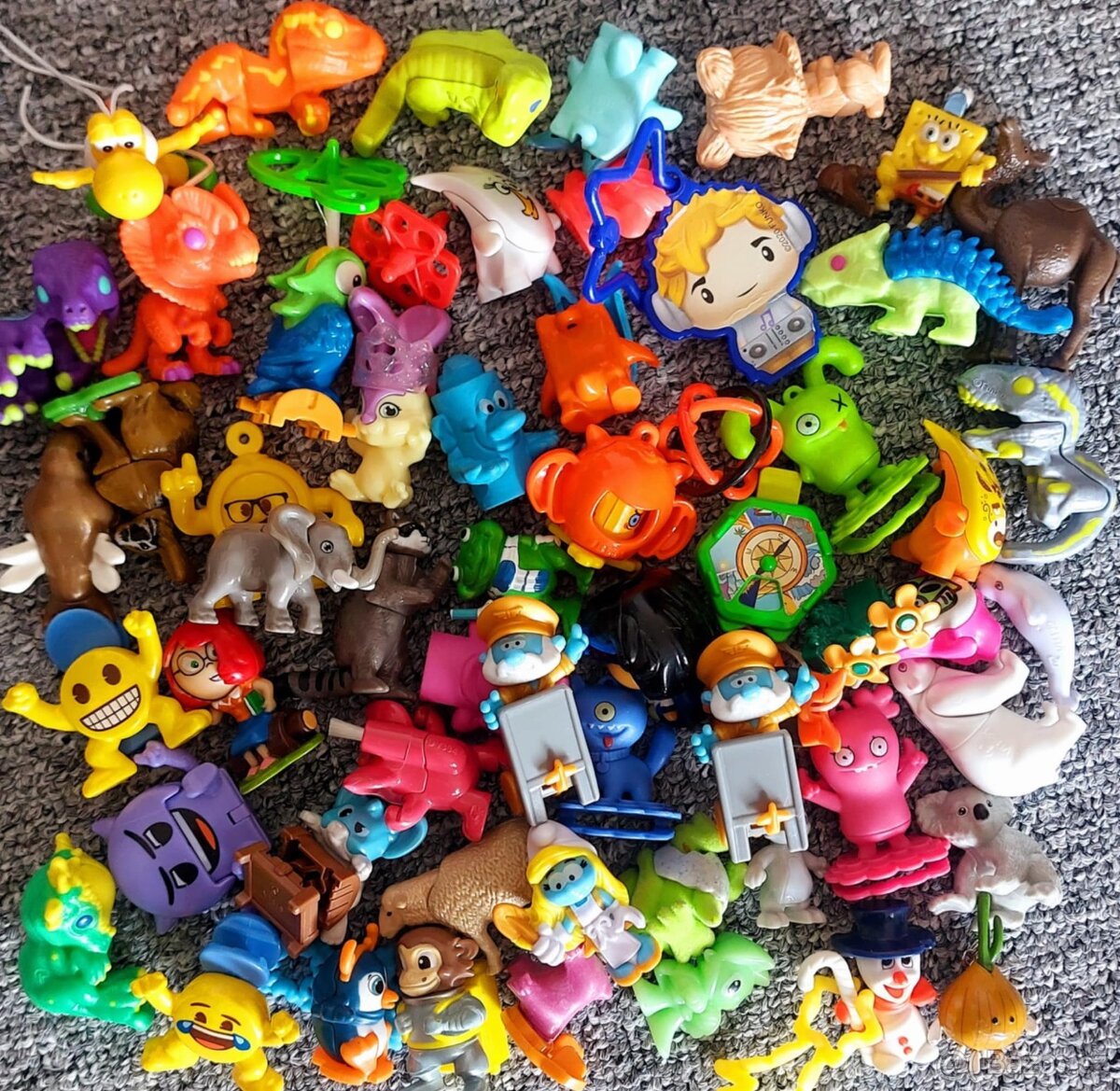 Kinder zvířátka a figurky