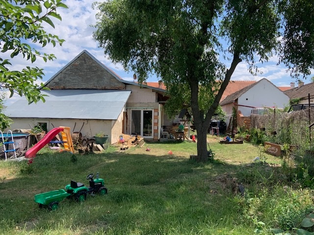 Prodej RD 6+kk Drnholec o 298 m2 před dokončením rekonstrukc