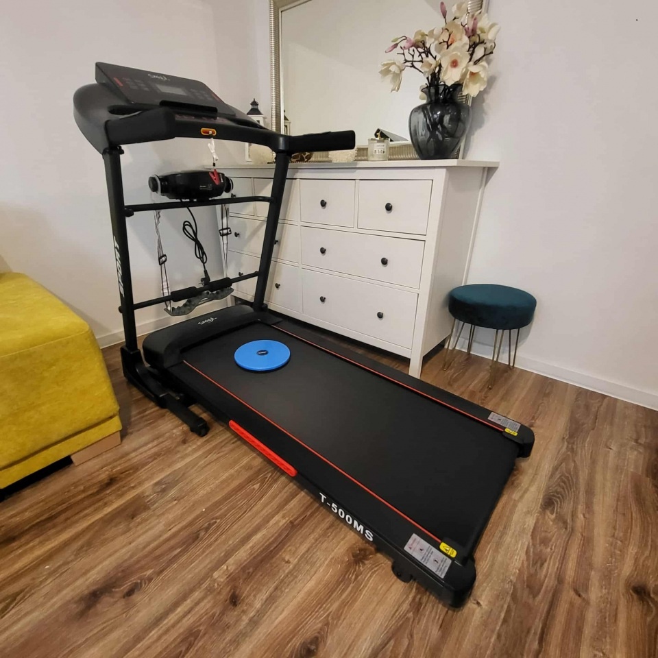 Běžecký pás HRS T-500S (masažér, 3HP, 50x132cm, do 130kg