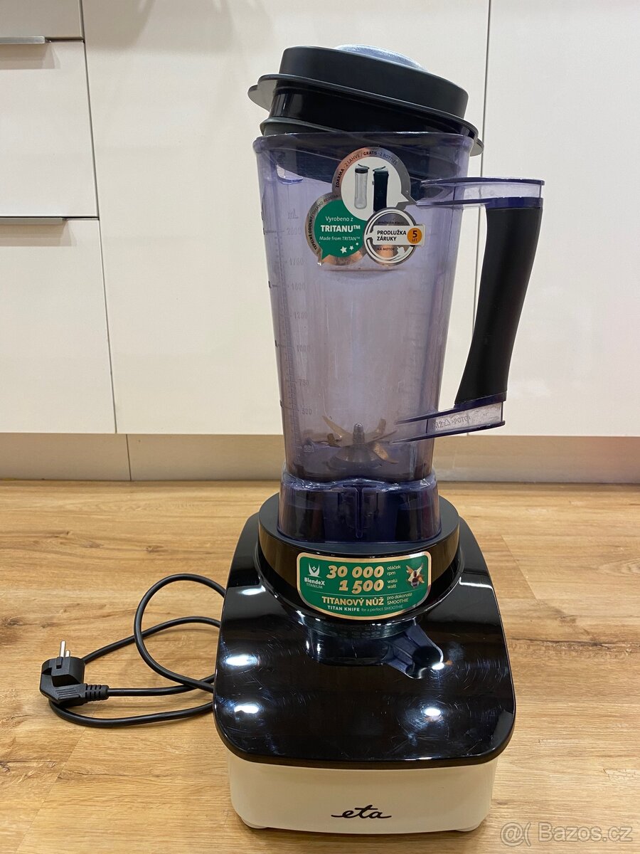 Výkonný mixér Eta Vital Blend