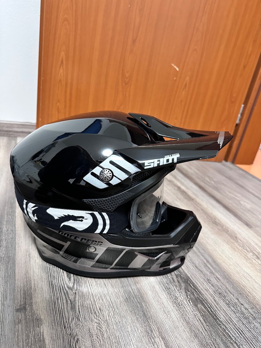 Prodám novou helmu na motocross Shot Furious Brush