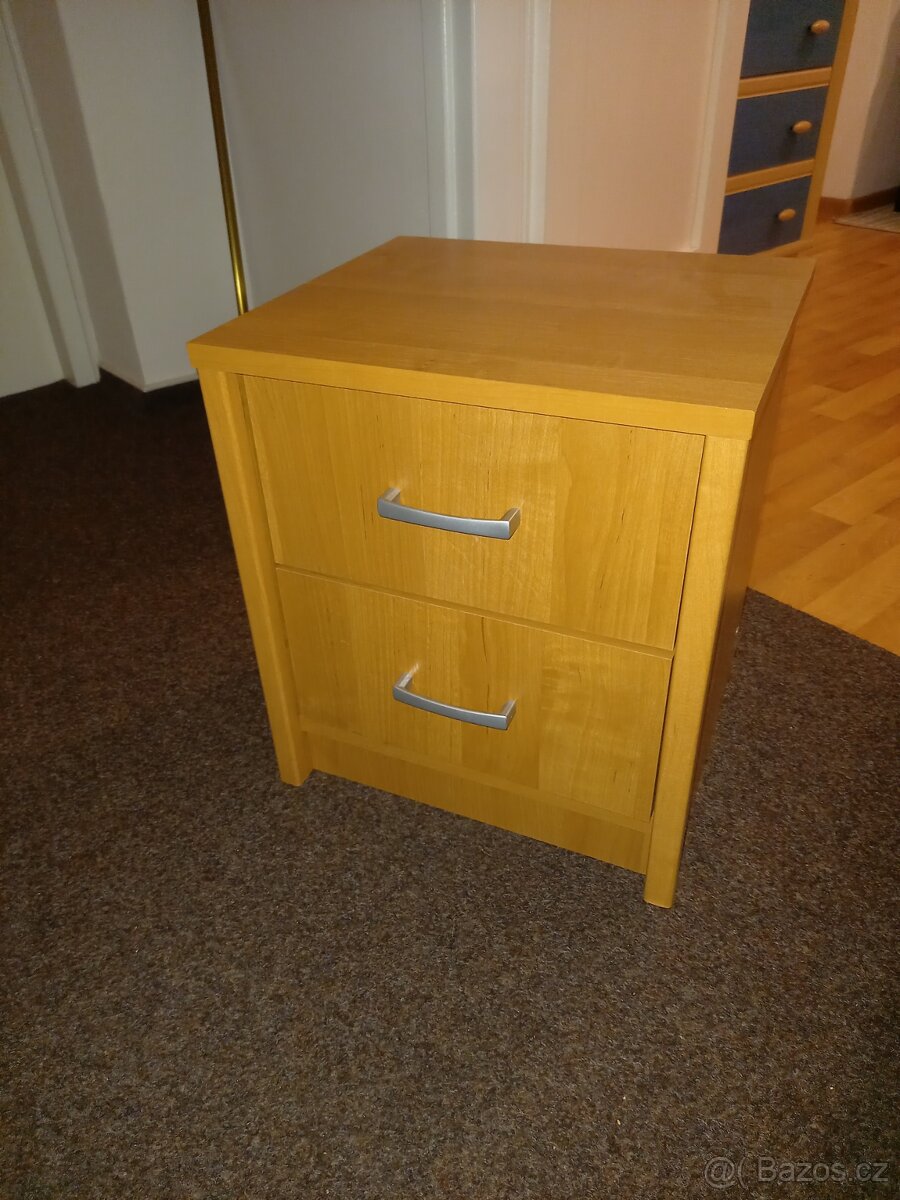 Noční stolek
