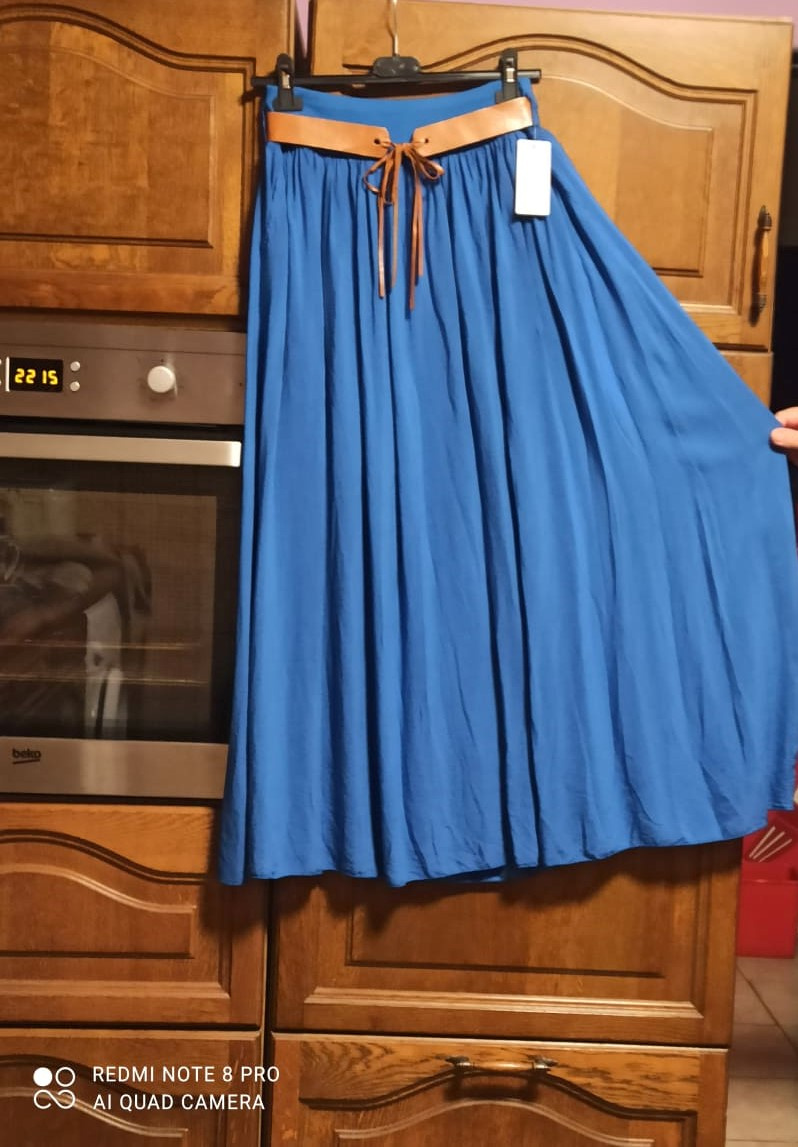 Dlouhá královsky modrá sukně
