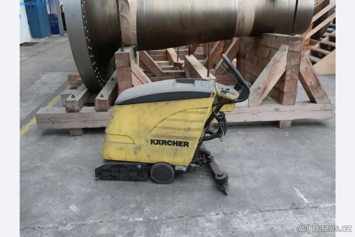 Podlahový mycí stroj Karcher BR 530
