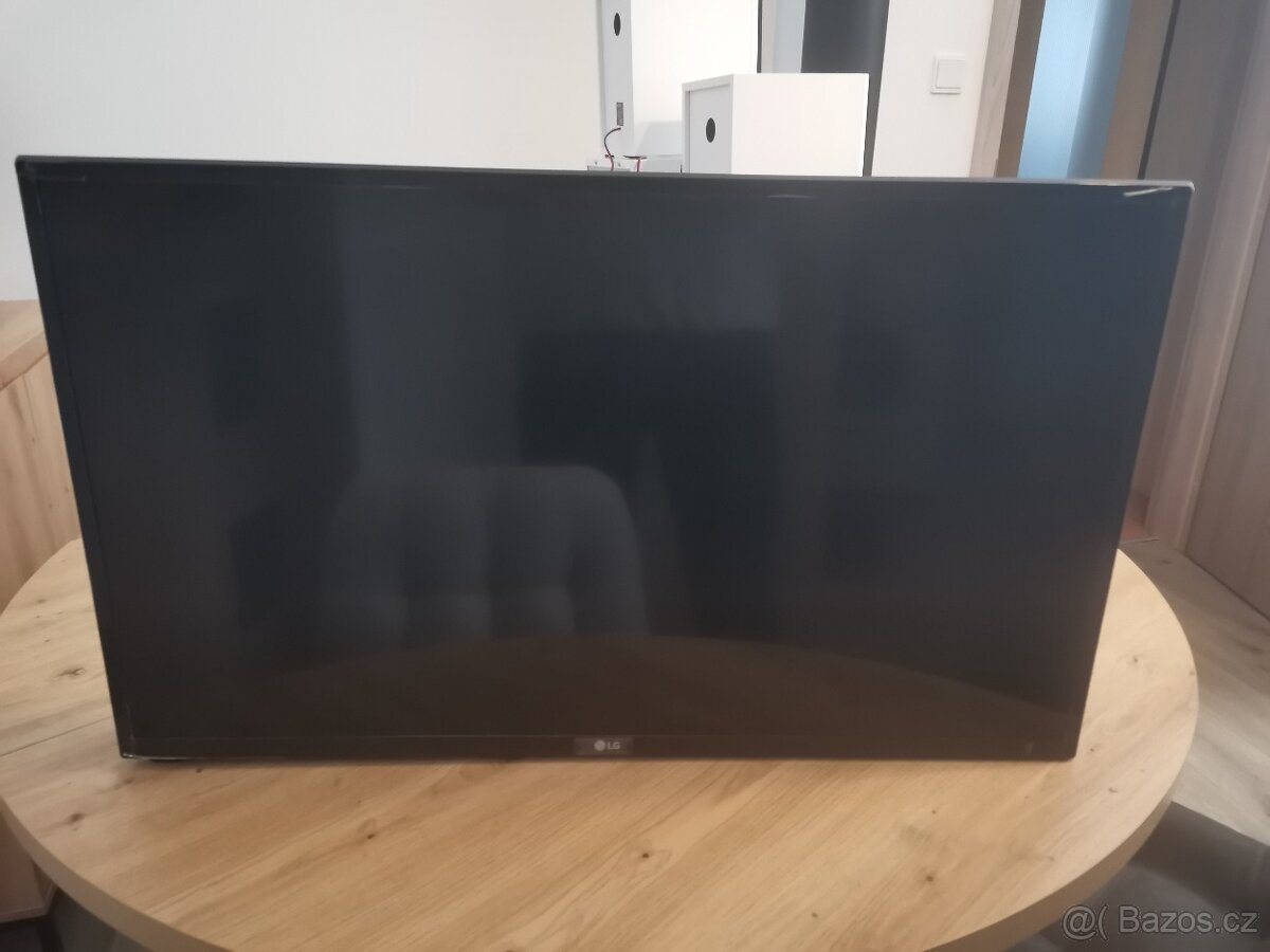 Televize LED 81 cm, LG.