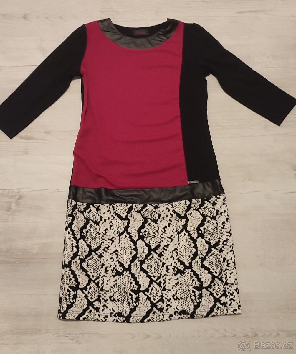 Elegantní dámské šaty