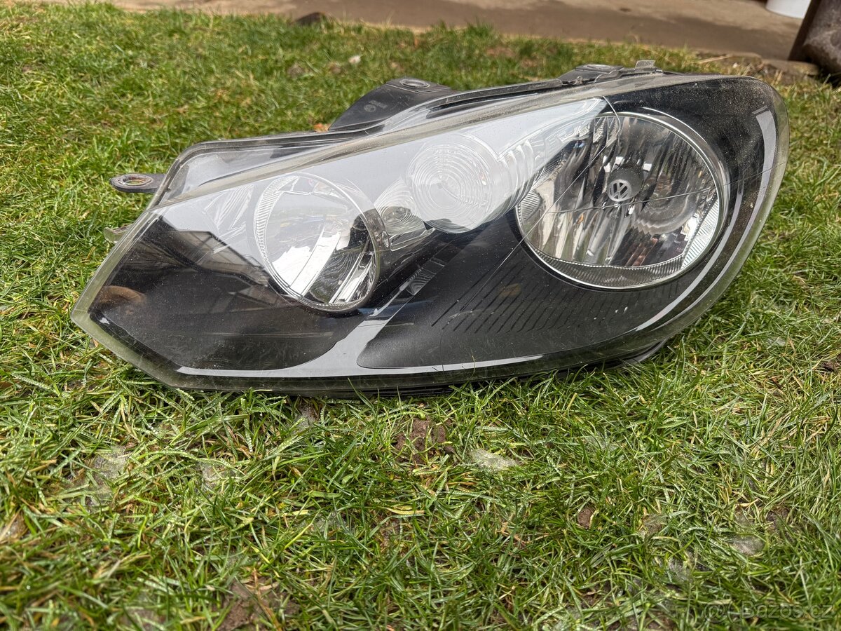 Pravé přední světlo VW Golf VI