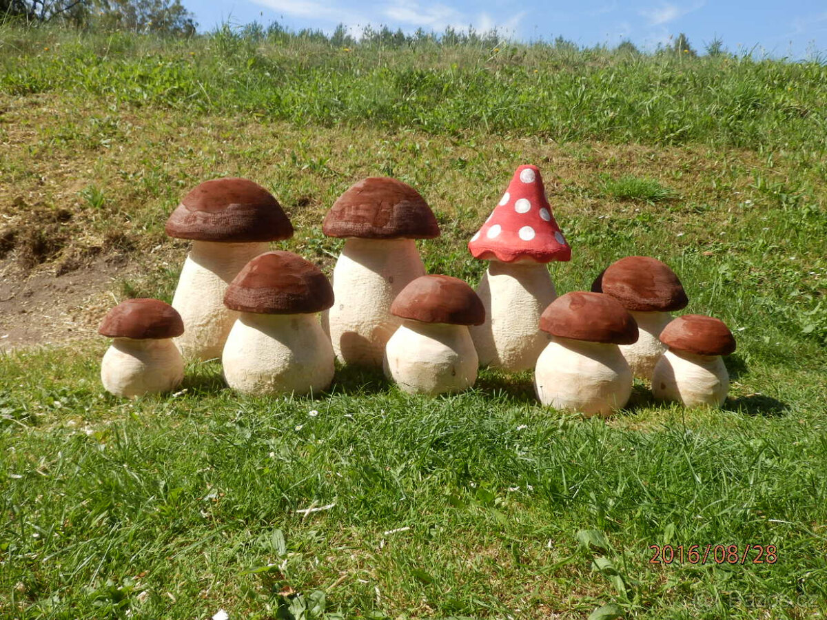 Vyřezávané dřevěné houby