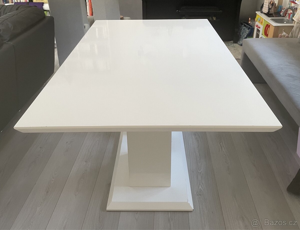 Jídelní stůl - bílý lesk 180x100 cm