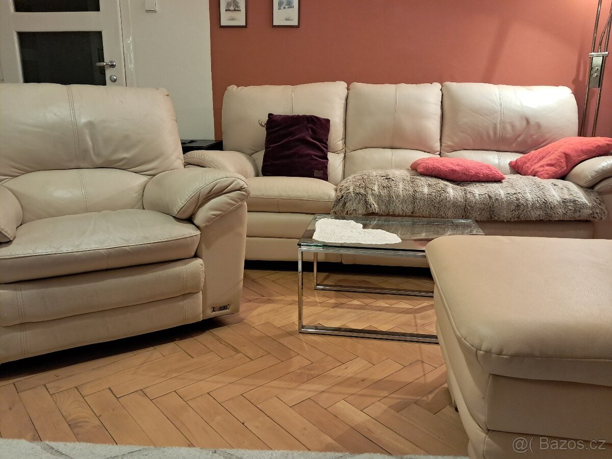 Kožená sedací souprava krémové barvy