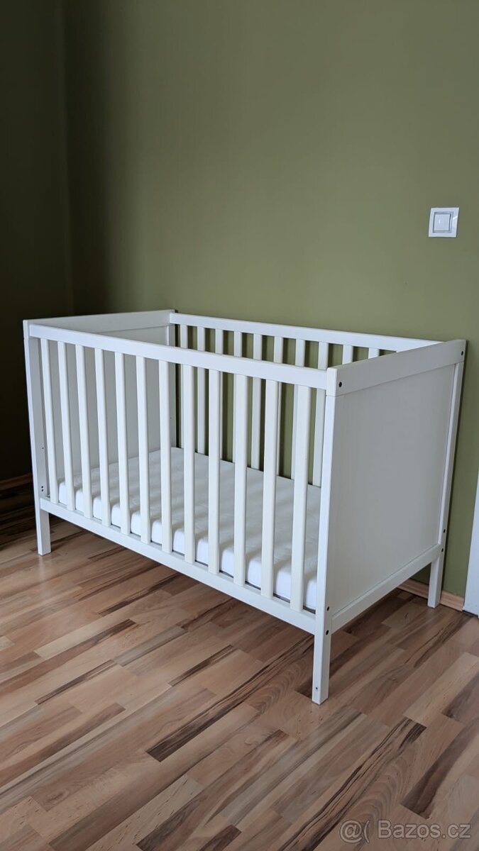 Dětská postýlka IKEA s matrací