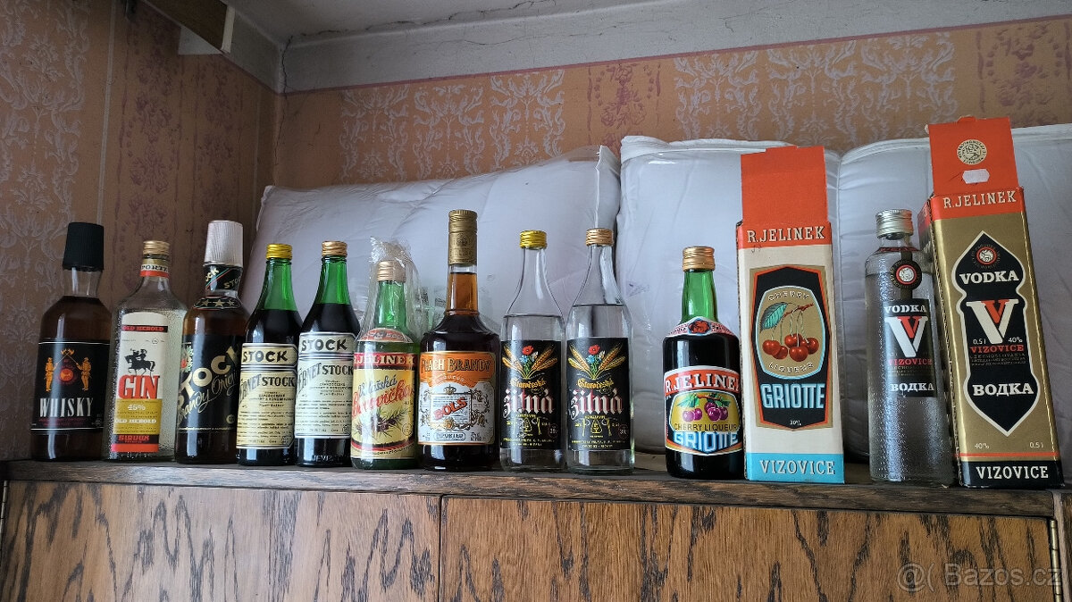 Alkohol - vodka, griotte - starý, archivní, retro alk.