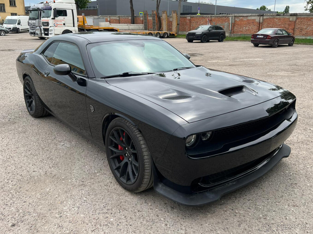 Dodge Challenger SRT Hellcat 6.2l - NEHAVAROVANÉ
