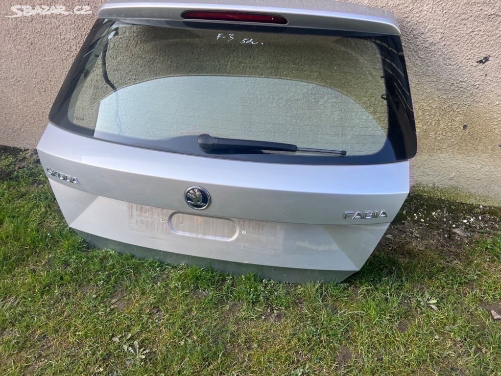 Páté dveře Fabia III hatchback stříbrná,kompletní bez